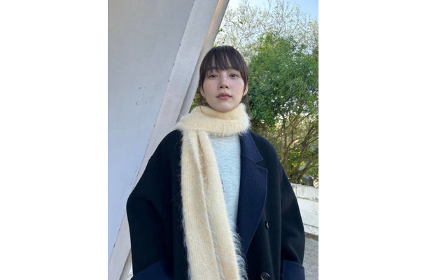 のん、ふわもこストールを巻いた冬コーデに反響「可愛らしい」「すごくほっこり」