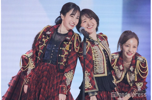 前田敦子、大島優子（C）モデルプレス