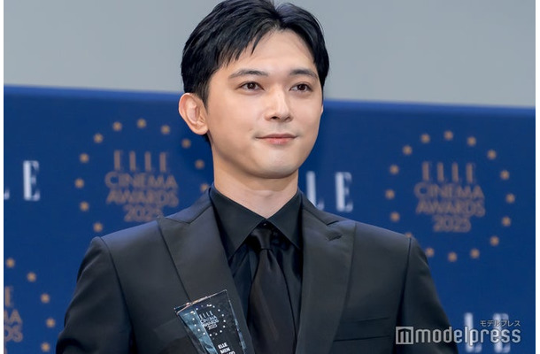 「ELLE CINEMA AWARDS 2025」授賞式に出席した吉沢亮(C)モデルプレス