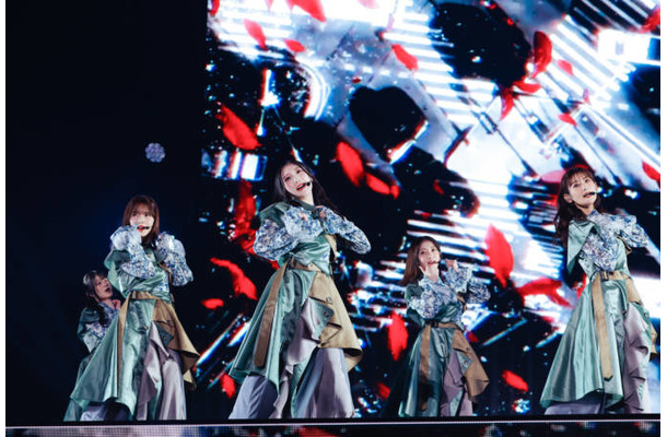 櫻坂46、座長・谷口愛季を中心にBACKSメンバーが躍動!多彩な表現&パフォーマンスでファンを魅了