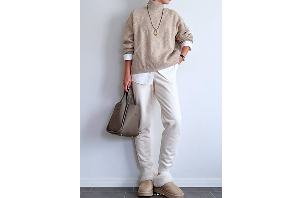 防寒とおしゃれを両立。【ユニクロ】ボアスウェットパンツの大人流洗練コーデ術  【40代の毎日コーデ】