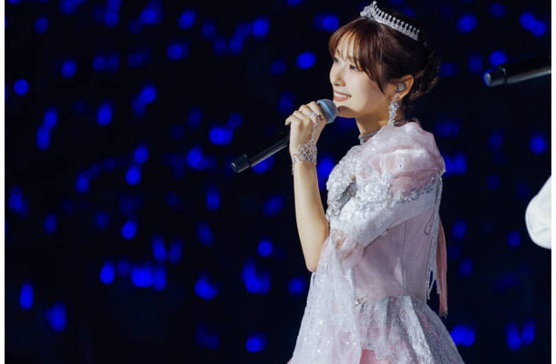 櫻坂46井上梨名、純白ピンクのドレス姿で“100点満点”のアイドル人生に幕「この7年間で輝けました！」