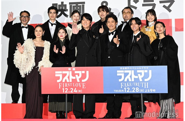 （前列左から）吉田羊、今田美桜、福山雅治、大泉洋、永瀬廉、木村多江（後列左から）平野俊一監督、寛一郎、松本若菜、向井康二、吉田鋼太郎、月島琉衣（C）モデルプレス