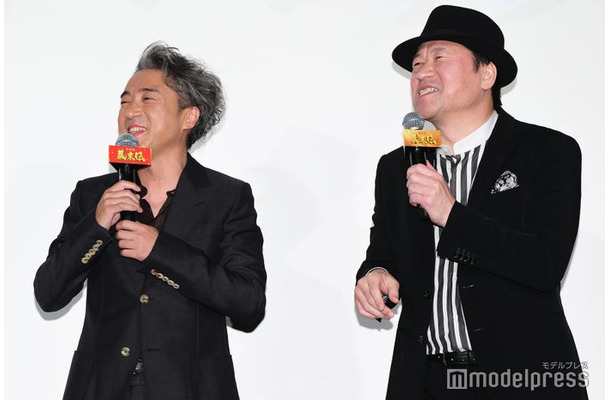「新解釈・幕末伝」初日舞台挨拶に出席したムロツヨシ、佐藤二朗(C)モデルプレス