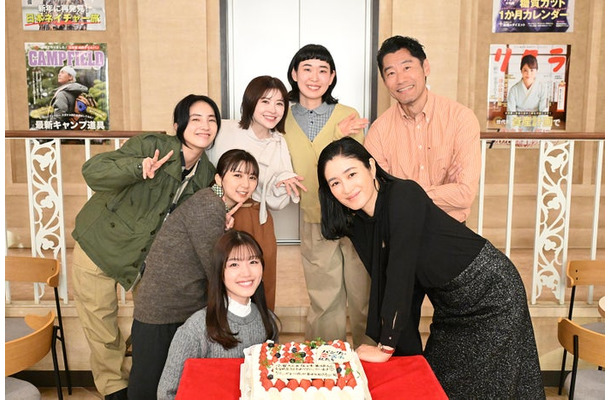 仁村紗和、上白石萌歌、佐々木美玲、宮澤エマ、佐々木史帆、平山祐介、小雪(C)日本テレビ