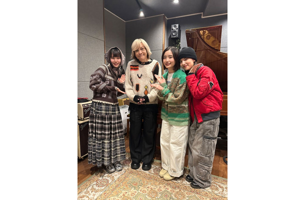 片田陽依、小室哲哉、安倍乙、かのうみゆ（C）DMMショート