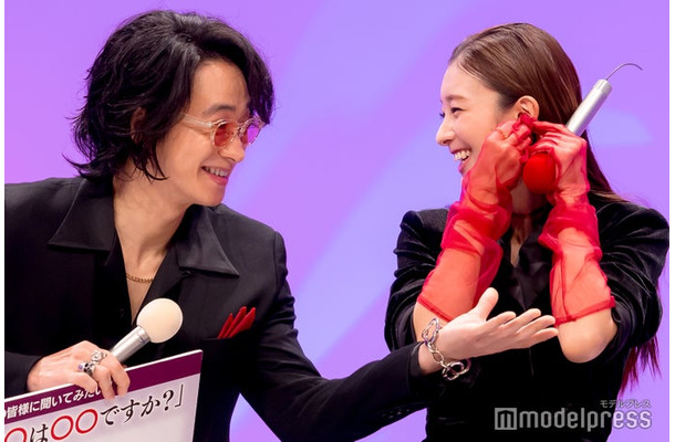 「この愛は間違いですか〜不倫の贖罪」記者会見に登場した戸塚祥太、宮本茉由(C)モデルプレス