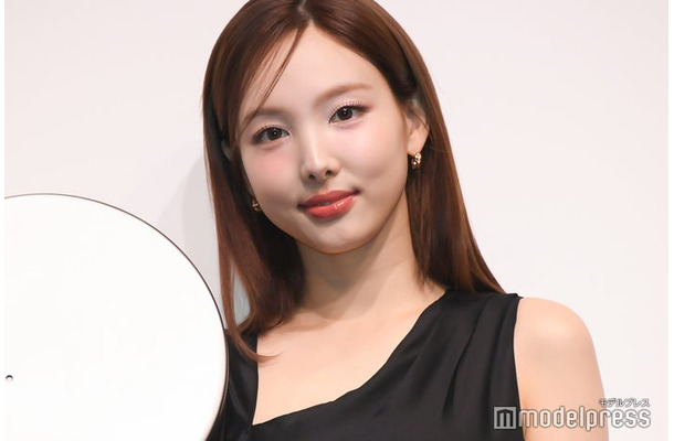 ナヨン(C)モデルプレス