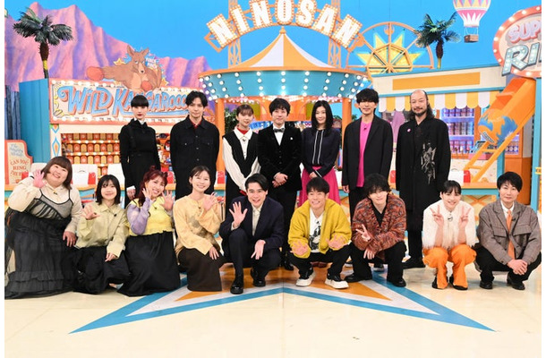 （後列左から）シシド・カフカ、生田斗真、上白石萌歌、二宮和也、篠原涼子、藤木直人、河内大和（前列左から）かなで、福田麻貴、ゆめっち、朝日奈央、吉村崇、陣内智則、菊池風磨、のん、戸次重幸（C）日本テレビ