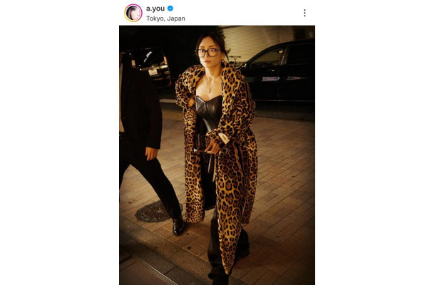浜崎あゆみ、オーラあふれるヒョウ柄コートSHOTに反響「THEあゆで最高」「着こなし方がすごい」