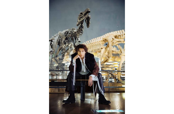 庄司浩平、抜群のスタイルでソリッドかつモードな魅力が全開！“憧れの聖地”での撮影が叶う