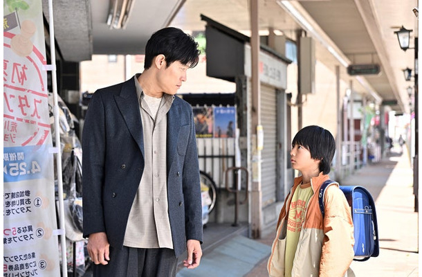 鈴木亮平、矢崎滉「リブート」第2話（C）TBS