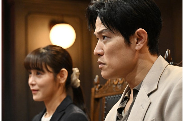 山口紗弥加、鈴木亮平「リブート」第2話(C)TBS