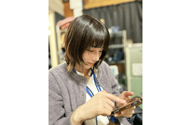 のん、自然体な魅力あふれるドラマ現場でのオフSHOTに「かわいすぎる」「キレイなお顔」の声