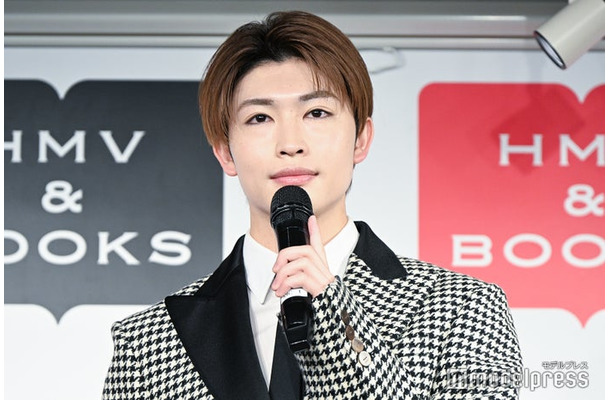 「増子敦貴カレンダー2026.04-2027.03」囲み取材に出席した増子敦貴（C）モデルプレス