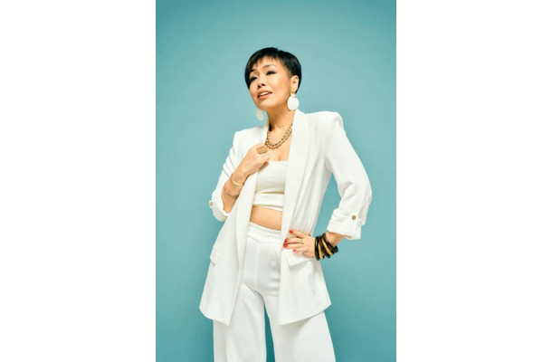 【独占コメント到着】Tinaが描く“今の自分”へのエール！新曲は10代の夢と現在をつなぐ人生賛歌