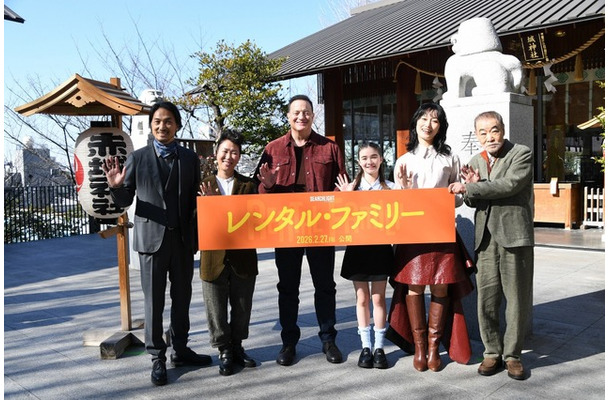 『レンタル・ファミリー』©2025 Searchlight Pictures. All Rights Reserved.　