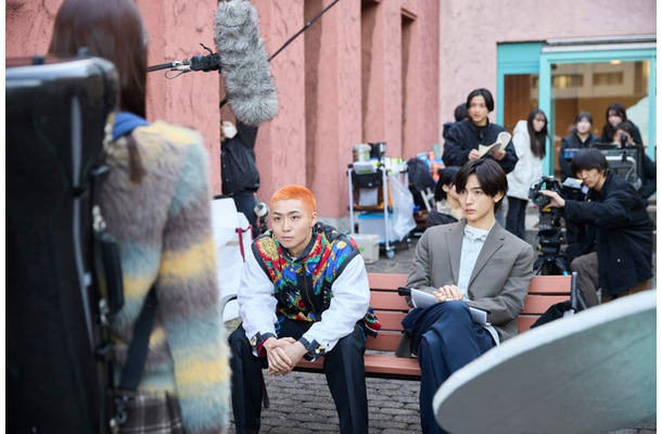 八村倫太郎、NOA（C）「救い、巣喰われ」製作委員会・MBS