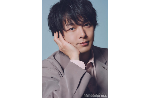 モデルプレスのインタビューに応じた中村倫也（C）モデルプレス