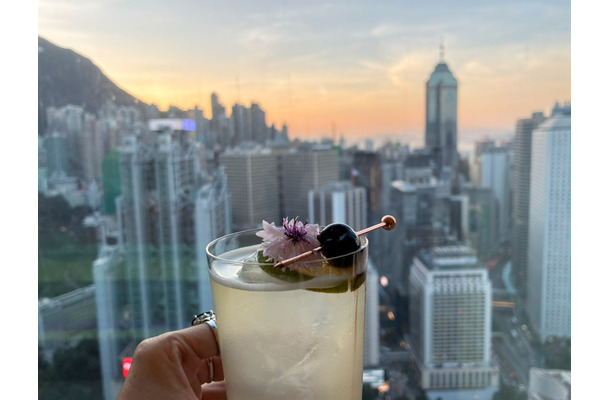 香港最前線。アジアを包括する現代アートの新機軸「M＋」、そしてオールド香港のアッパータウン上環（ションワン）。「香港アート＆サブカルチャー」の新しい姿