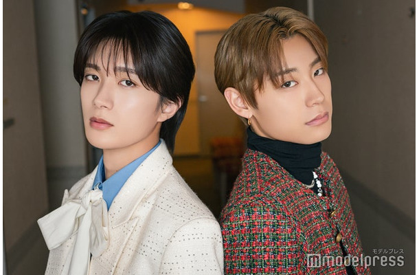 モデルプレスのインタビューに応じた山中柔太朗、高松アロハ（C）モデルプレス