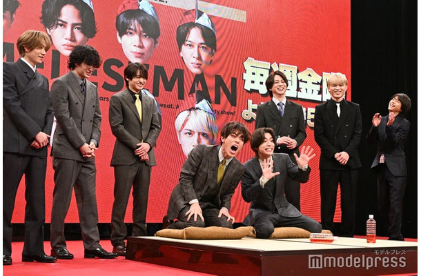 菊池風磨にコントローラーを握られている原嘉孝、「立道」失敗してしまうが松島聡と全力で番組告知／橋本将生、菊池風磨、猪俣周杜、原嘉孝、松島聡、寺西拓人、篠塚大輝、佐藤勝利（C）モデルプレス