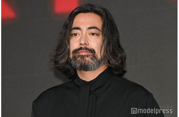 発表会に登壇した山田孝之（C）モデルプレス