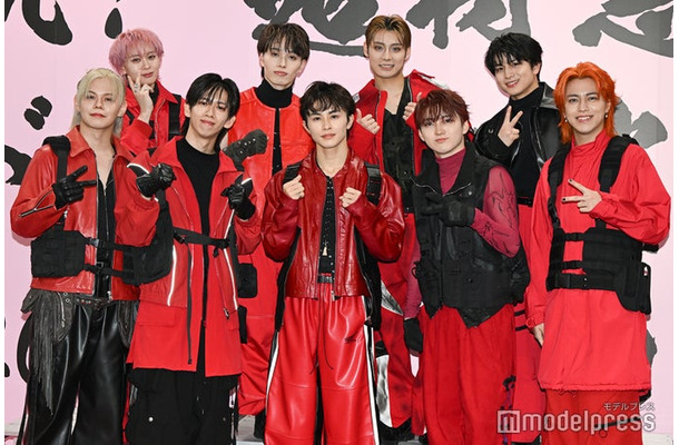 超特急（前列左から） カイ、リョウガ、タクヤ、ユーキ、タカシ（後列左から）シューヤ、マサヒロ、アロハ、ハル（C）モデルプレス