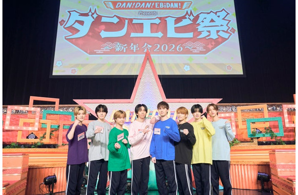 （左から）芳賀柊⽃、⼩泉光咲、⽥中雅功、リョウガ、ジャン海渡、TETTA、FUMINORI、阿久根温世（C）テレビ東京