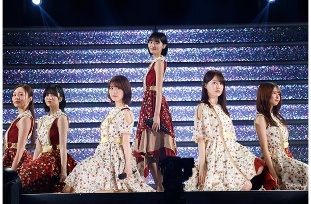 乃木坂46(C)乃木坂46LLC