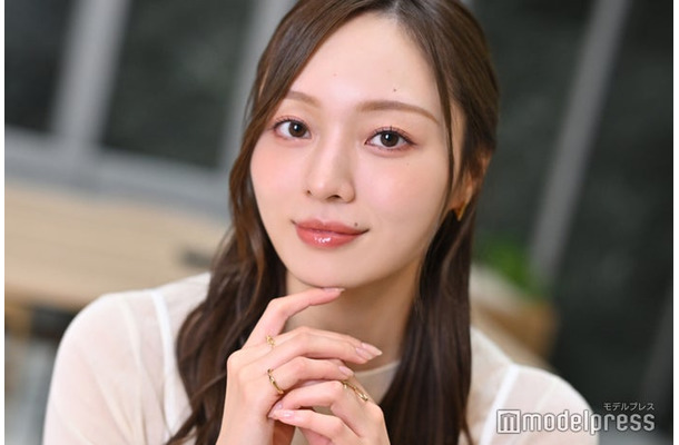 モデルプレスのインタビューに応じた梅澤美波(C)モデルプレス