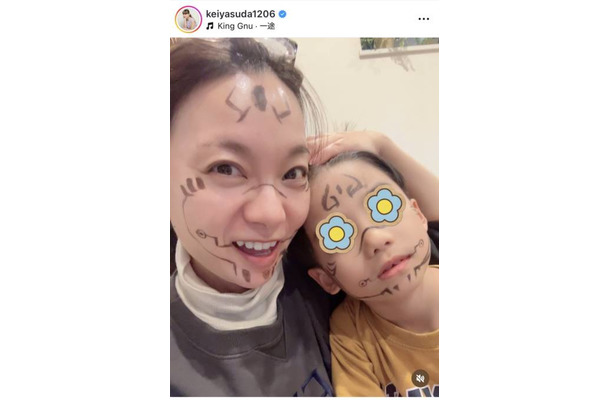 保田圭、8歳息子と『呪術廻戦』キャラになりきり！「親子で仲良し」「楽しそう」の声