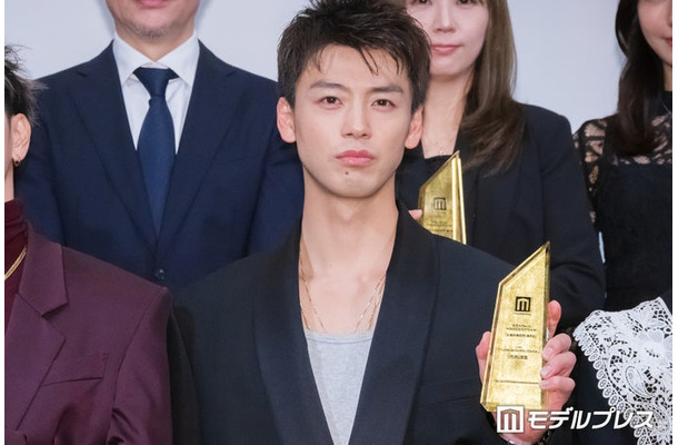 「モデルプレスベストドラマアワード」主演俳優部門1位を受賞した竹内涼真（C）モデルプレス
