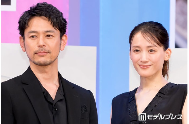 映画「人はなぜラブレターを書くのか」完成披露試写会に出席した妻夫木聡、綾瀬はるか（C）モデルプレス
