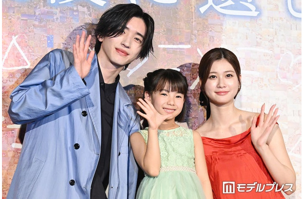 映画「君が最後に遺した歌」で親子役を演じた道枝駿佑、英茉ちゃん、生見愛瑠（C）モデルプレス