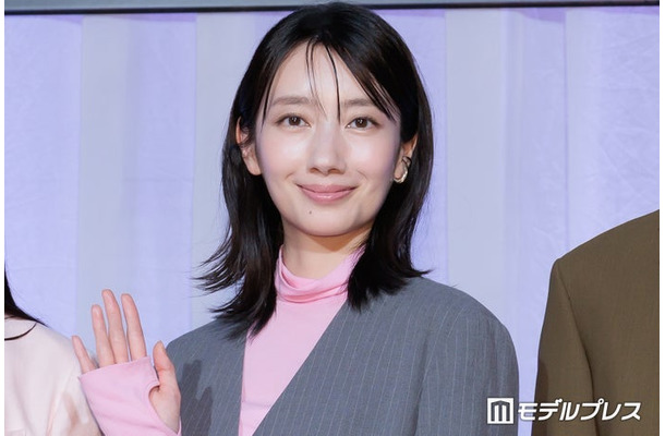 「月夜行路 ―答えは名作の中に―」制作発表会見に出席した波瑠（C）モデルプレス