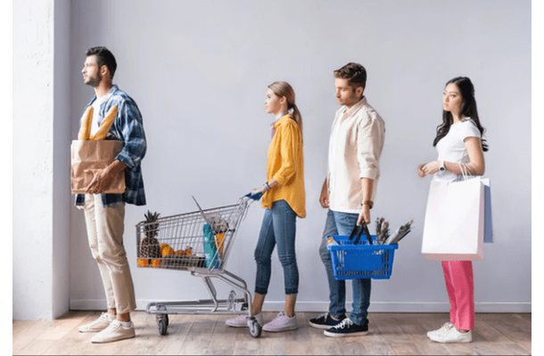 【アメリカで…】レジ待ちで前の客が突然「満面の笑み」！？順番を譲られた理由に⇒「自由で素敵」