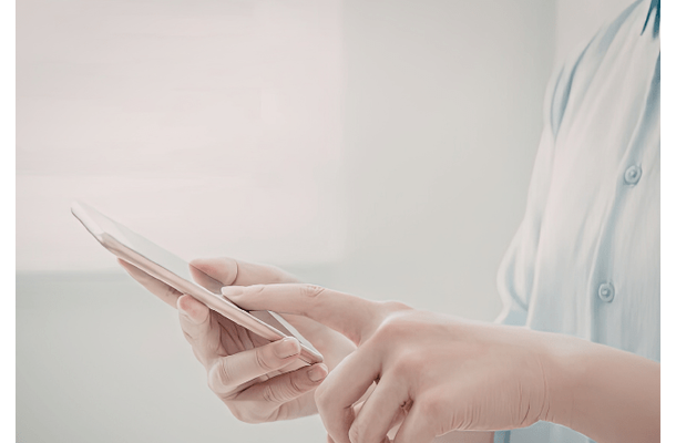 「メールだよ」孫の声を着信音に設定…→いつの間にか“孫仕様”の携帯にほっこり