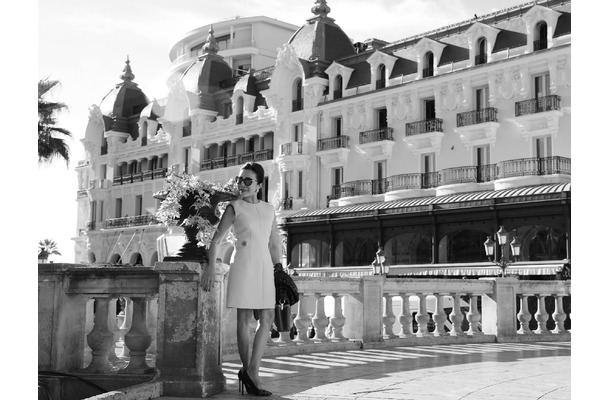 50歳で夫が急逝、多額の負債、2度の大病…。どん底から年商7億のビジネスを成功させた、モナコ王宮前で暮らす女性起業家の壮絶な人生とは