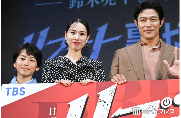 矢崎滉、戸田恵梨香、鈴木亮平（C）モデルプレス