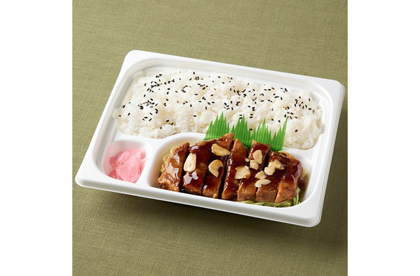 四日市とんてき協会公認　四日市とんてき弁当（税込798円）（提供写真）