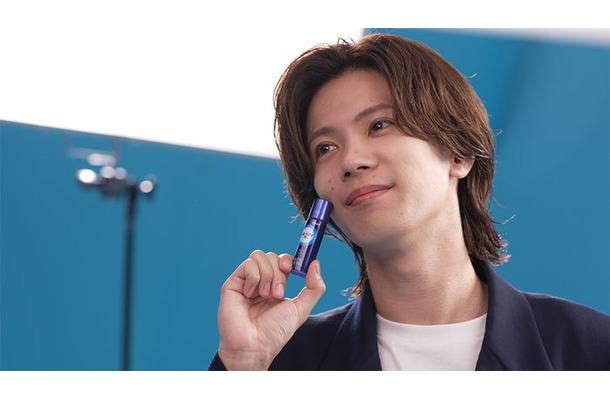 神宮寺勇太／新TVCM「効果の部屋速攻ステロイド」篇メイキング（提供写真）