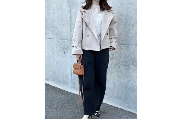 156でキッズサイズをセレクト。着心地とシルエットが優秀な【ユニクロ】パンツでつくるショートトレンチスタイル【40代の毎日コーデ】