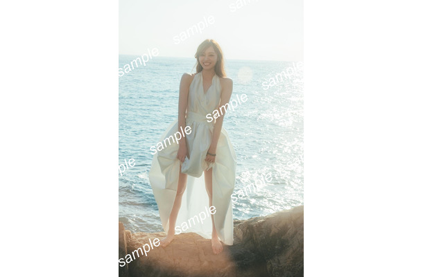 梅澤美波 2nd写真集「透明な覚悟」ラストメッセージ入りB3ポスター／撮影：東京祐