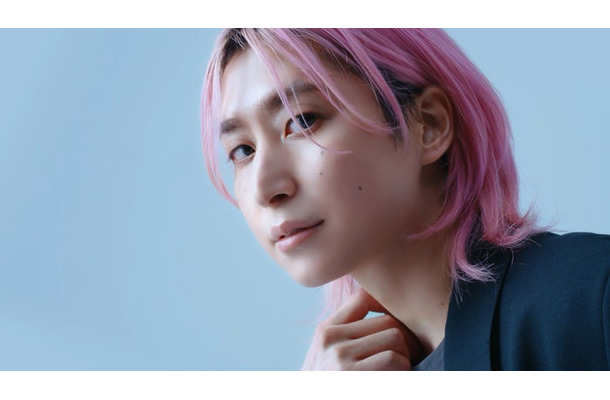 佐久間大介／新CM『ベースメイクはUVプライマー』篇より（提供写真）