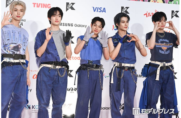 EVNNE／イ・ジョンヒョン、パク・ジフ、ケイタ、パク・ハンビン、ムン・ジョンヒョン（C）モデルプレス