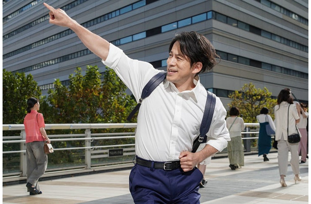 岡田准一／新CM「アイスのコーヒーのみにいこ！」篇メイキングより（提供写真）