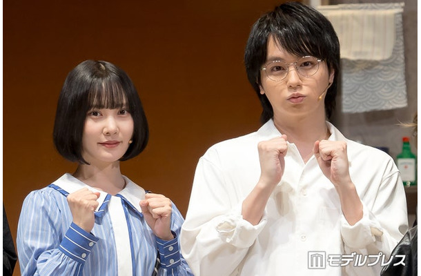 加藤史帆、伊野尾慧（C）モデルプレス