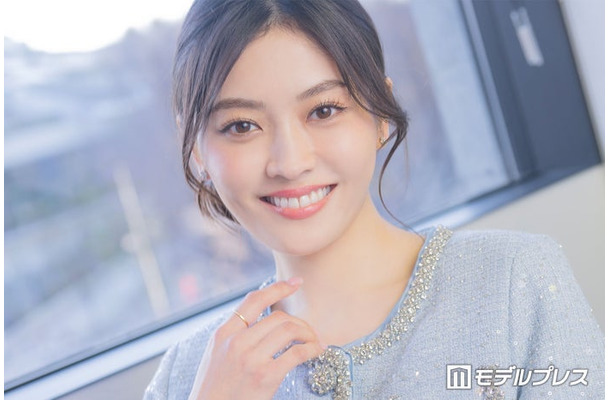 モデルプレスのインタビューに応じた平松里菜(C)モデルプレス
