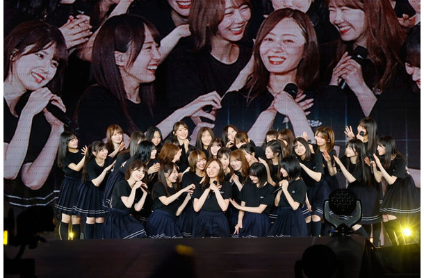 乃木坂46(C)乃木坂46LLC